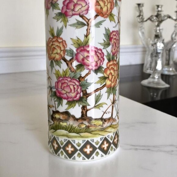 Vintage Floral 10" Gold Trimmed Vase Beautiful Flowers Foliage - Picture 2 of 8
